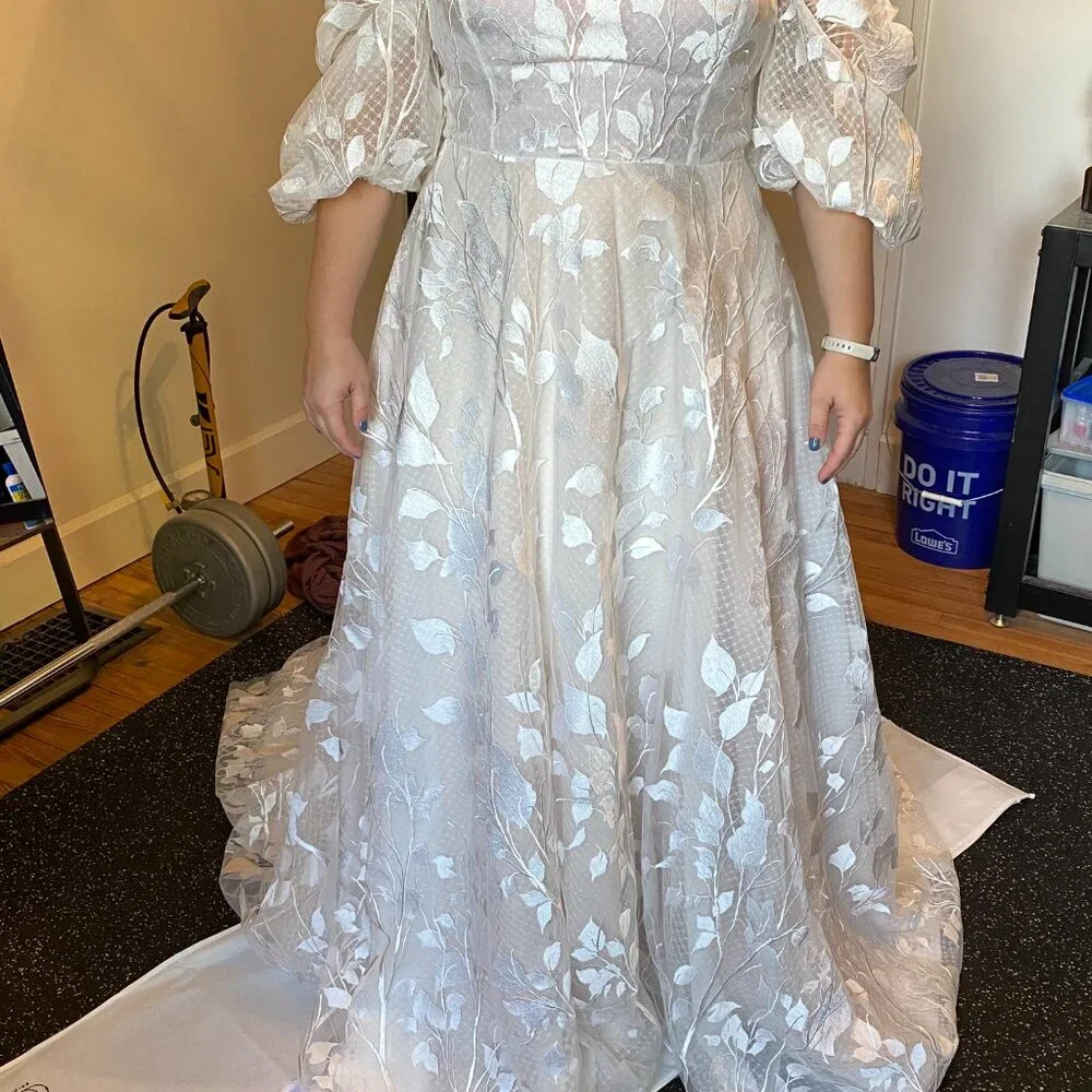 Tara LaTour Primrose Wedding Dress - Picture 4 of 6